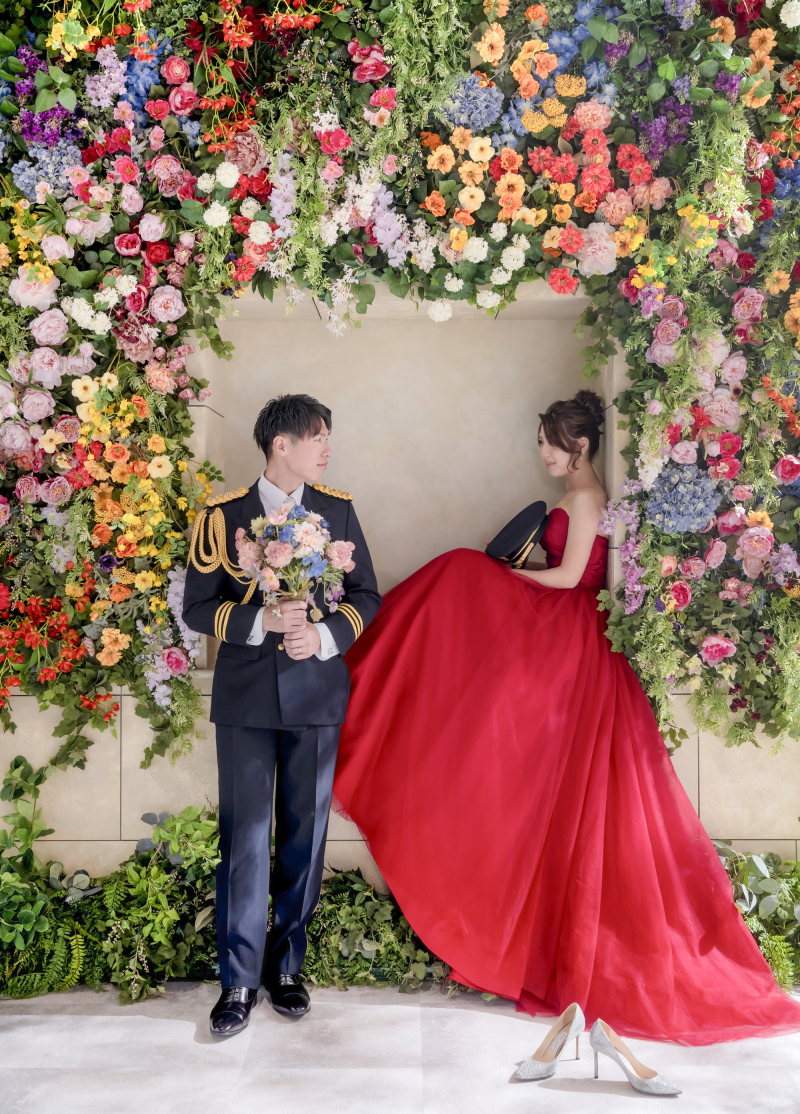 花に囲まれて、ふたりの世界に