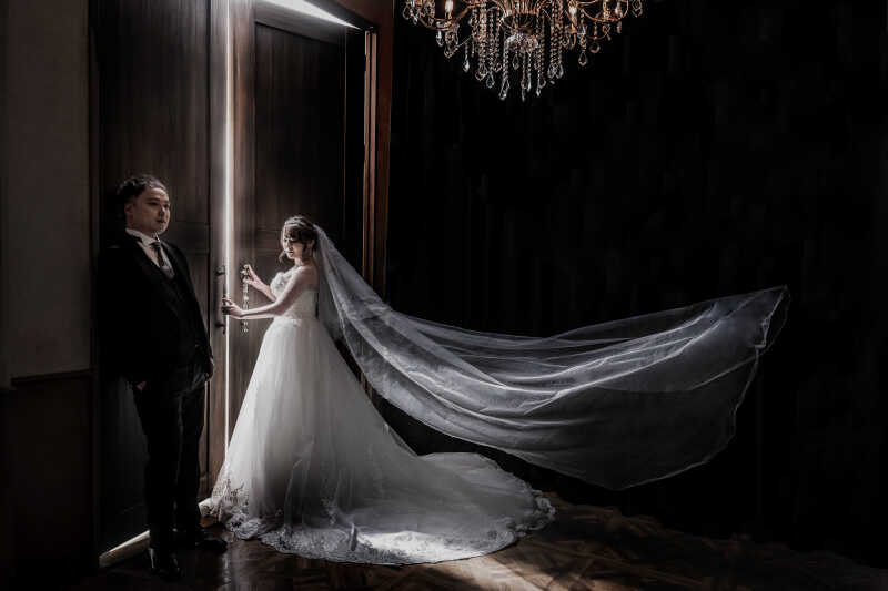 【シャンデリアドア】ベール舞い上がりショット
