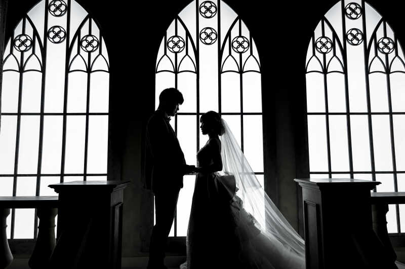 シルエットが紡ぐ愛のストーリー