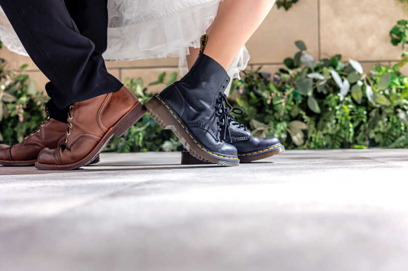 ドレス × ブーツ、誰ともかぶらないフォトに