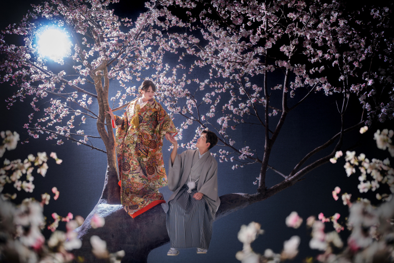 満開の桜とともに