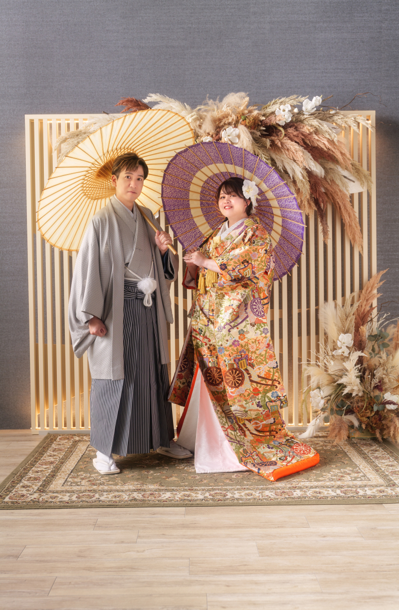 和傘とともに彩る和装フォト