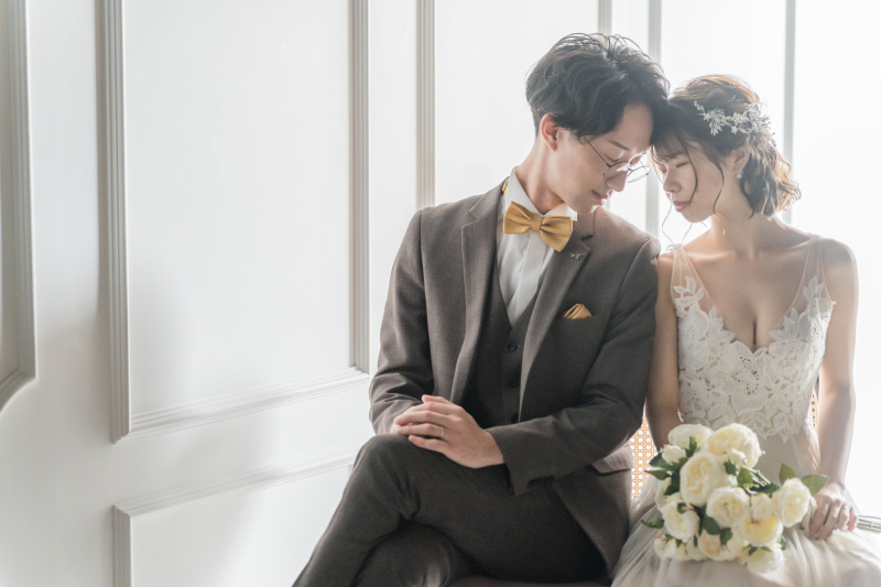 逆光でホワイトウォールをバックに!シンプル撮影♪