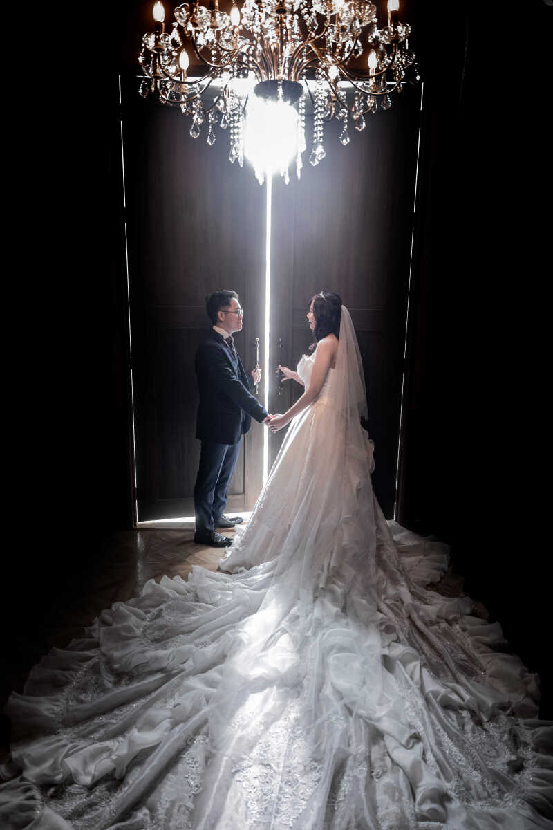 そっとドアを開けた先に