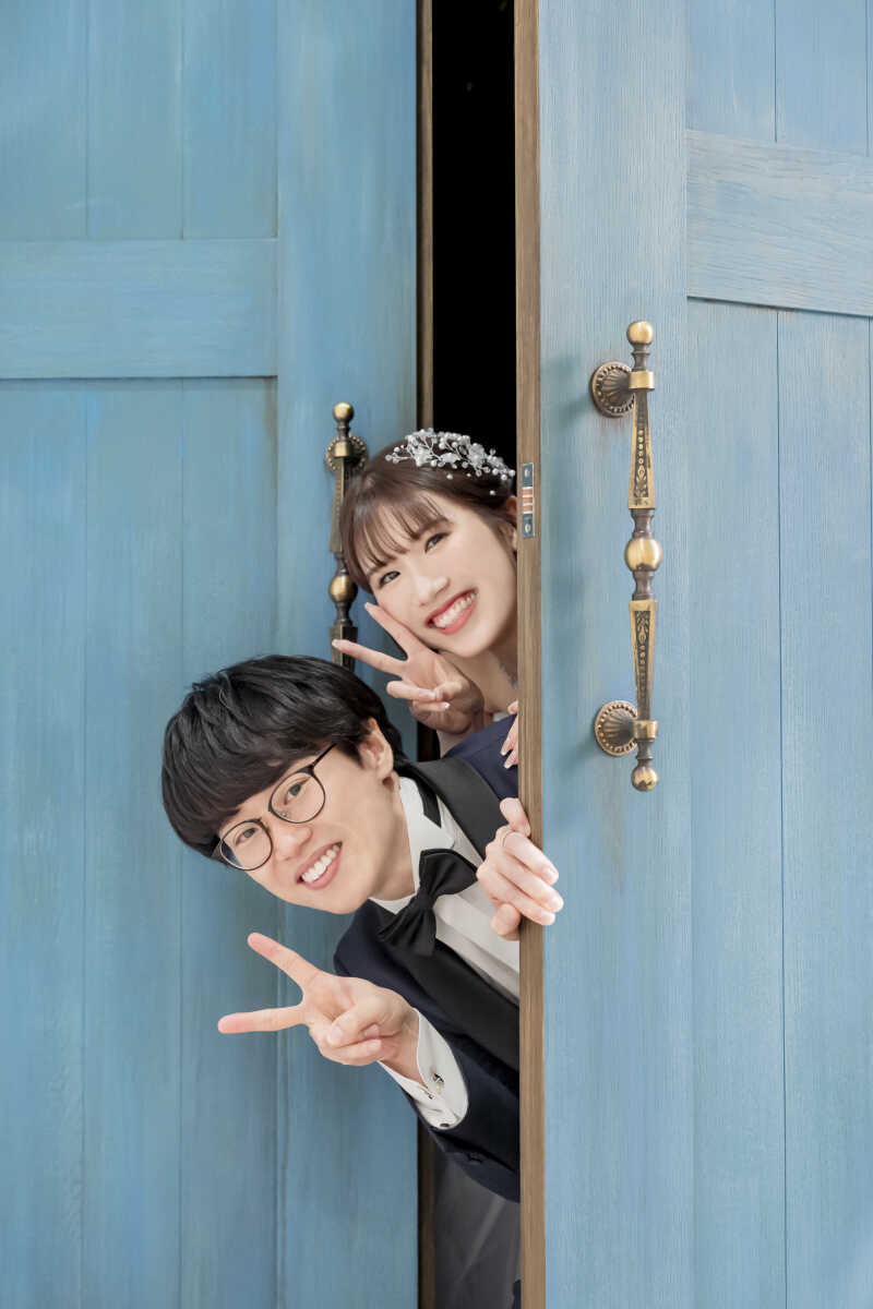 ドアからひょこっと♡