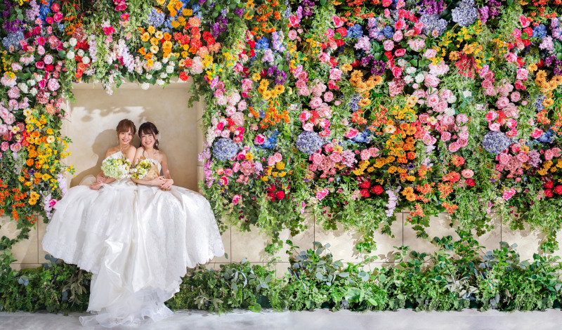 カラフルなお花に囲まれたプリンセスショット!