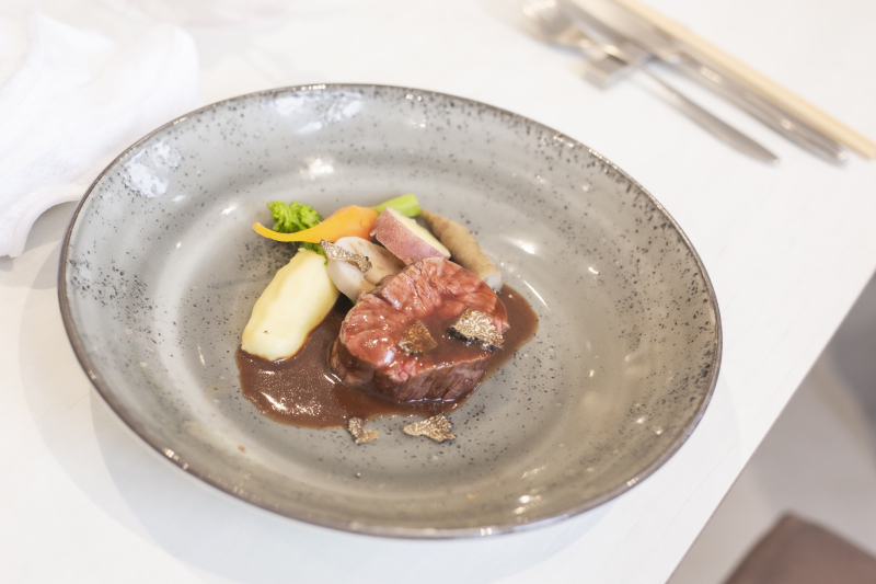 【会食プラン】前撮り・チャペル撮影・ご家族との会食まで1日で完結!