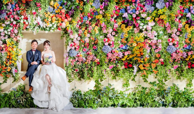 咲き誇るフラワーウォール