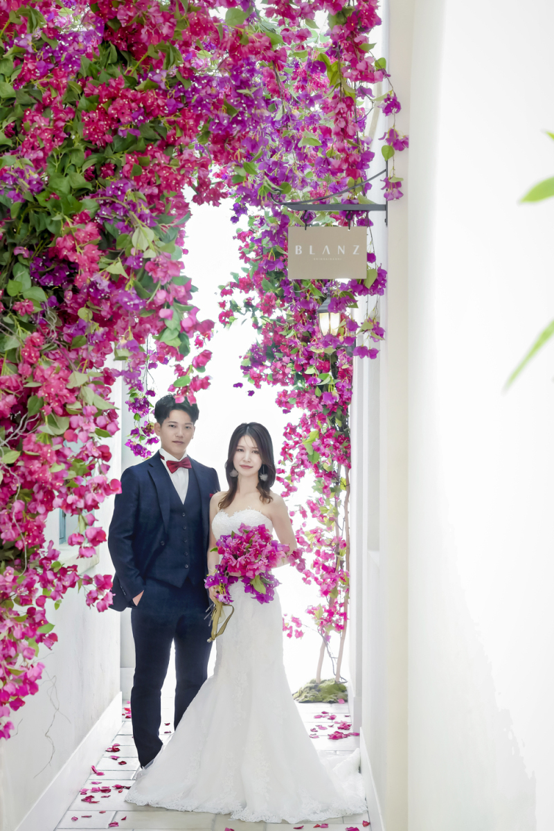 お花のトンネルを抜けて、ふたり並んで