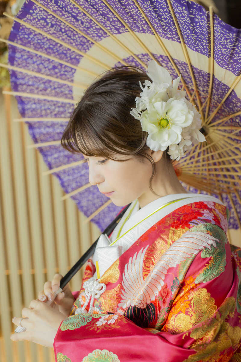 【和モダンルーバー】和傘×ご新婦様ソロショット