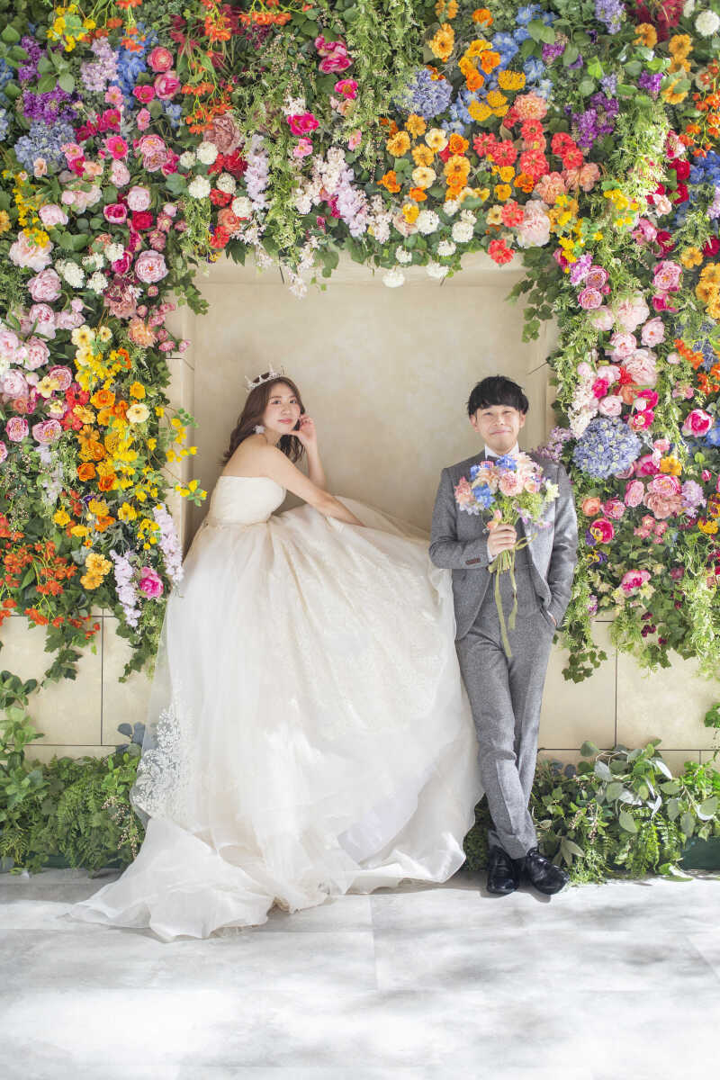 【フラワーウォール】ご新婦様お座りショット