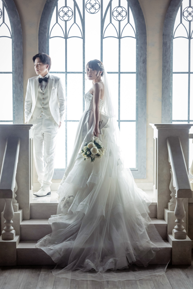 【チャペル】ご新婦様メインバックショット