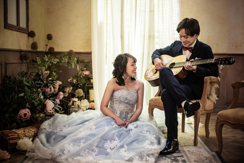 【キャノピートワイライト】お座りギターショット