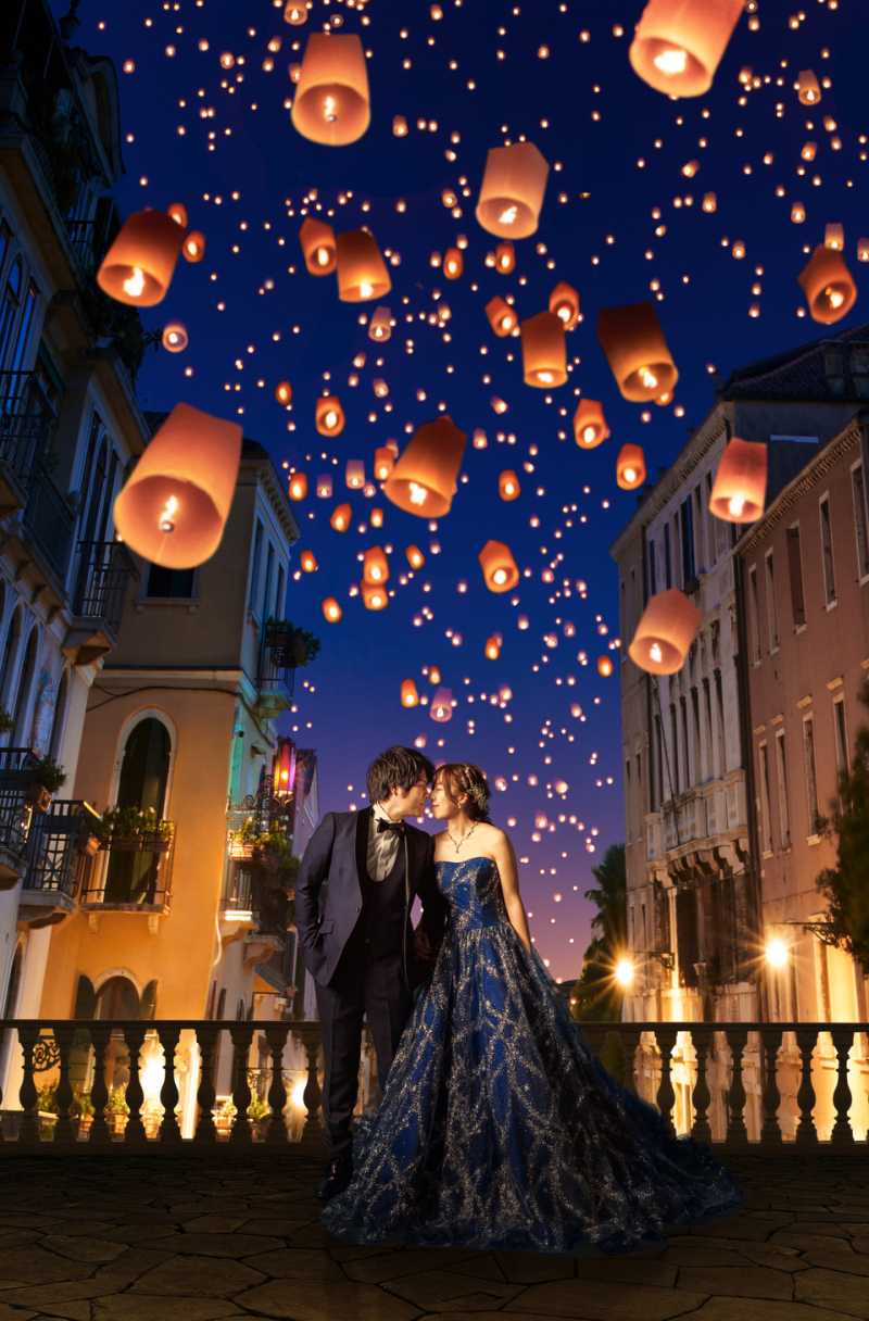 ランタンが舞い上がる中…