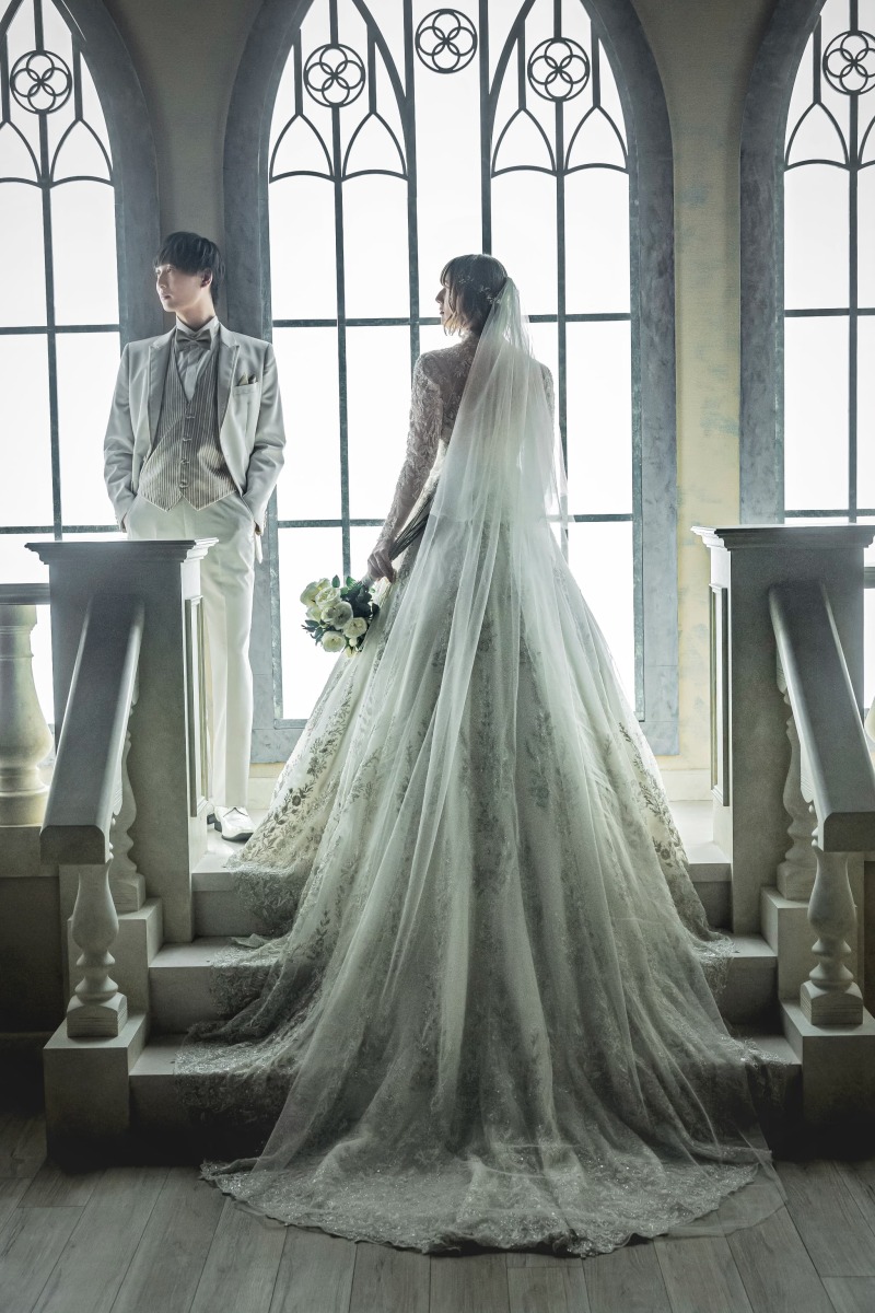 光の中へ歩み出す