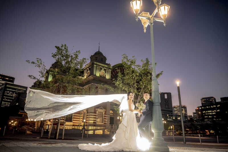 「夜」の中央公会堂に舞い上がる純白のベール♡