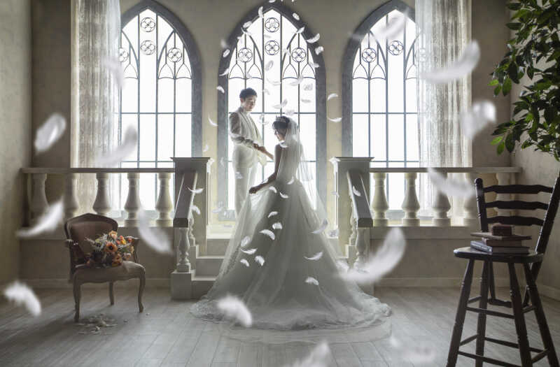 チャペル×フェザーでこだわりを表現!