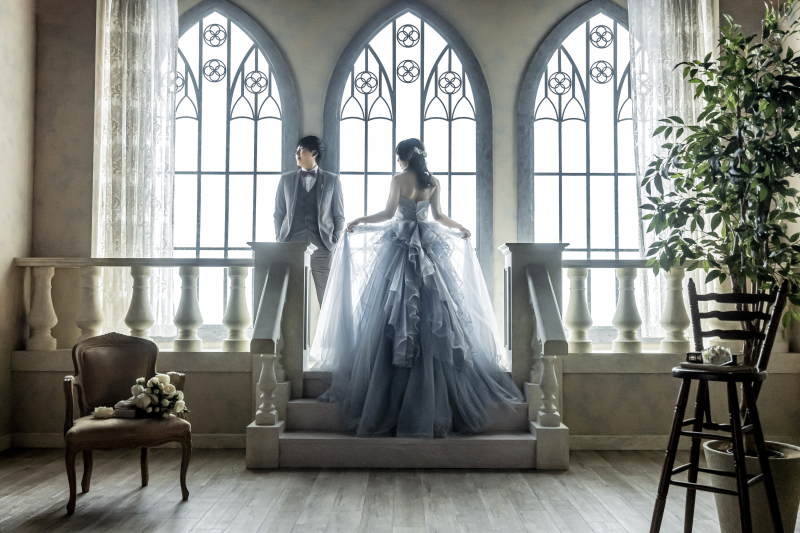 光に包まれて、静寂の中に宿るロマンチックな瞬間。