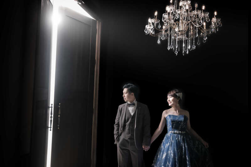 【シャンデリアドア】手繋ぎショット