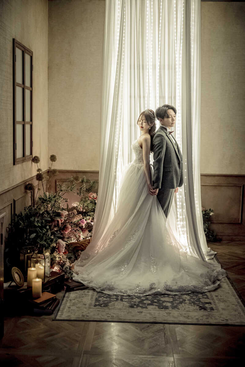 幻想的なひかりに包まれるおふたり