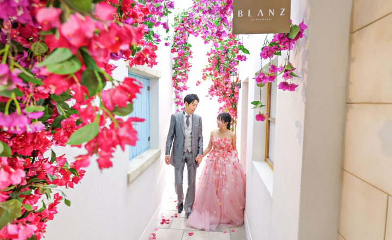 静かに重なる、歩幅と想い