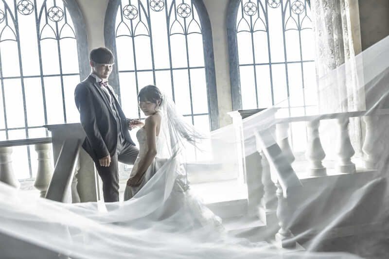 チャペルで舞う純白のベール♡