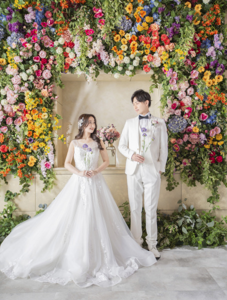 フラワーウォールで目の合ったふたり