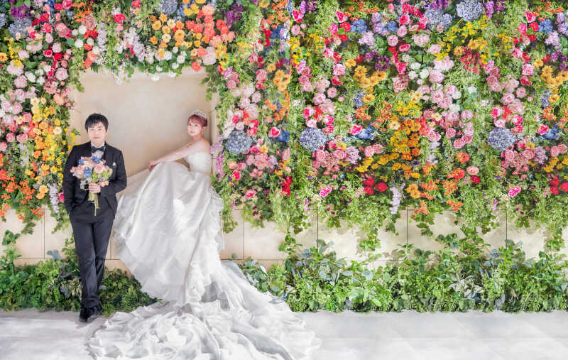 【フラワーウォール】ご新婦様お座りショット