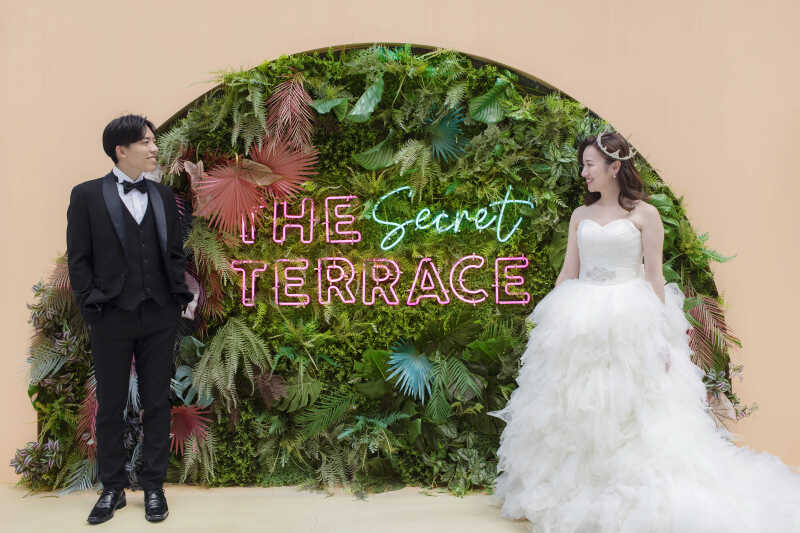 スタジオ内でロケ撮影の様な屋外撮影が叶う♪スペシャルプランフォトウェディング!