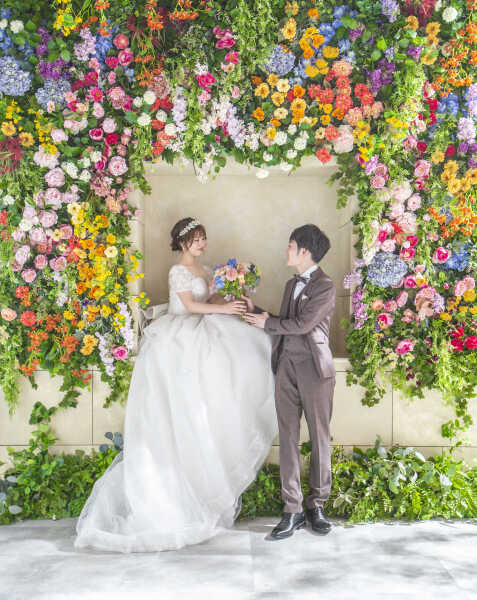 色鮮やかな花々からの祝福
