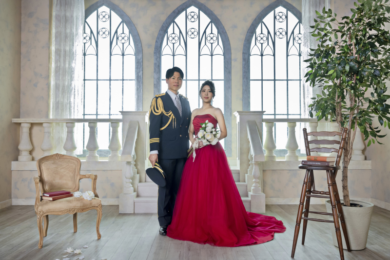 凛とした立ち姿に、想いを込めて