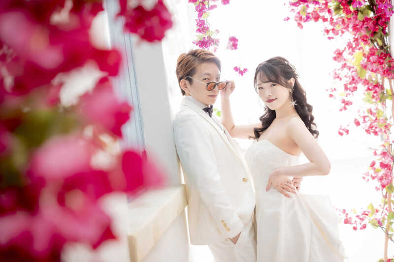 おふたりらしさ満点のポージングでスタート!