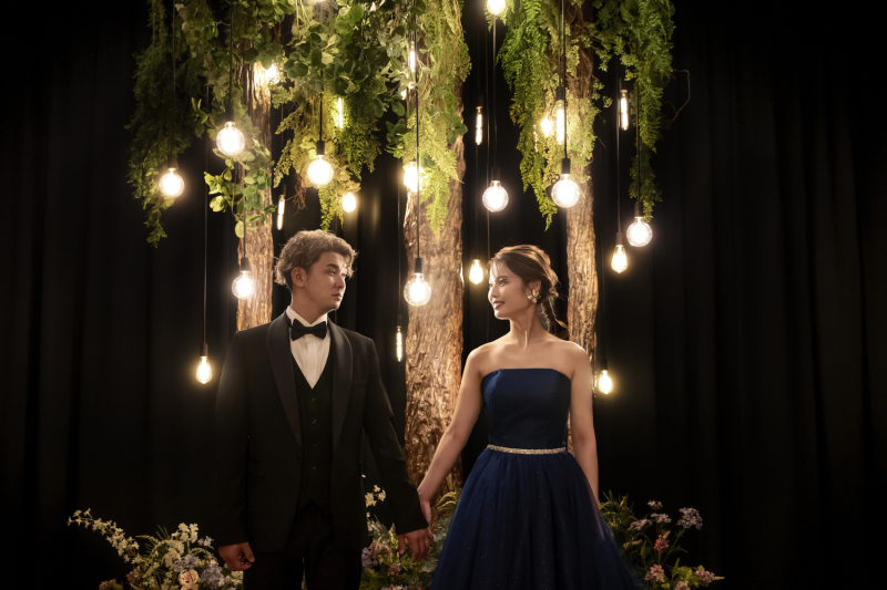 【フォレストランプ】手繋ぎ×見つめ合いショット