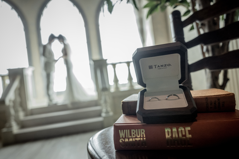 ふたりだけのチャペルで誓い…指輪交換。素敵です♪