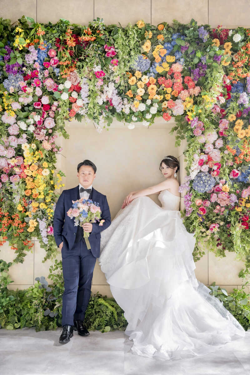 【フラワーウォール】ご新婦様お座りショット