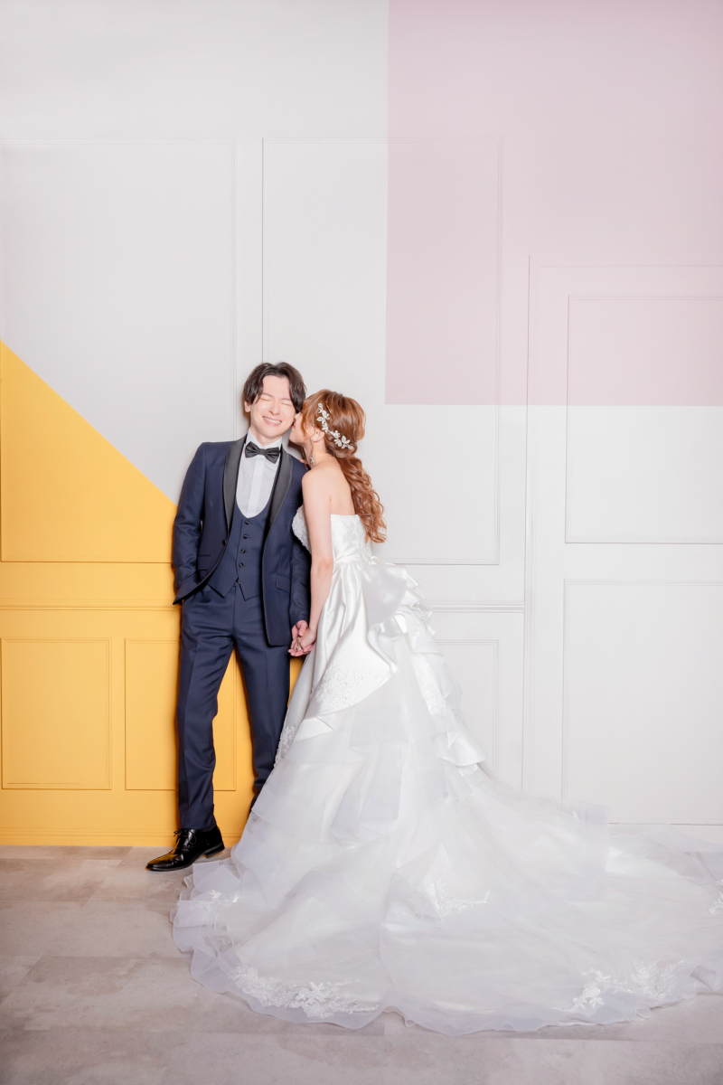 【ポップウォール】手繋ぎほっぺにキスショット