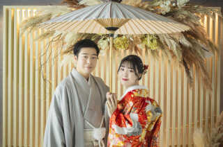 フラワーウォールに一目ぼれ！埼玉からお越しのおふたりのこだわりフォトウェディング