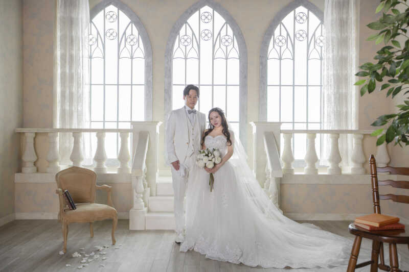 続いてはチャペルで厳かなショット!