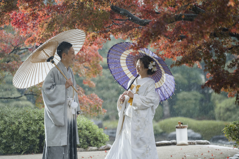 和傘と紅葉と