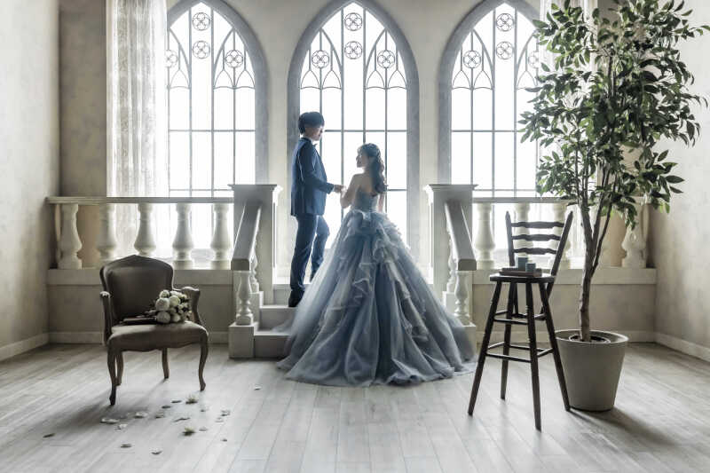 チャペルの神秘に包まれたおふたり