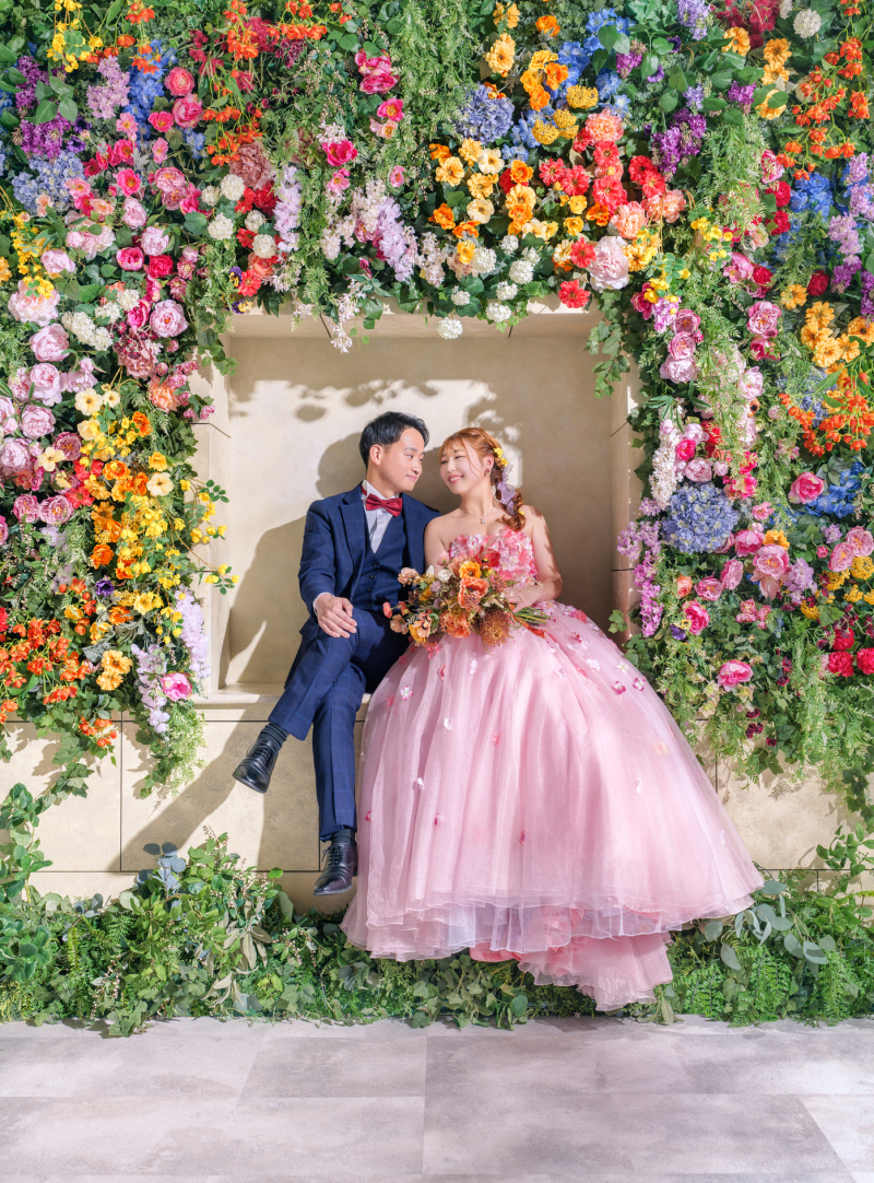 色とりどりの花に囲まれて、笑顔咲く特別な一枚