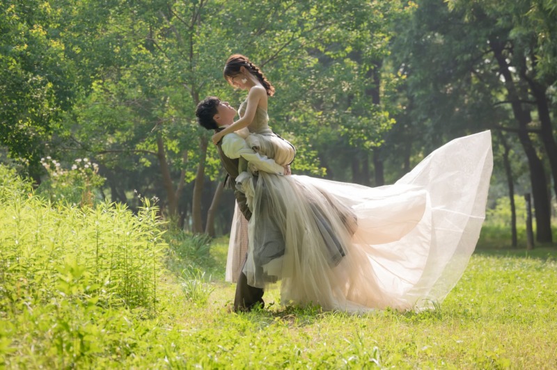 森の中で出会うふたり