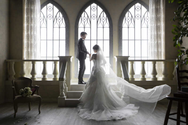 【チャペル】エスコート&ベール舞い上がりショット