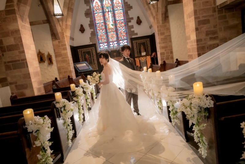 ベールをなびかせて