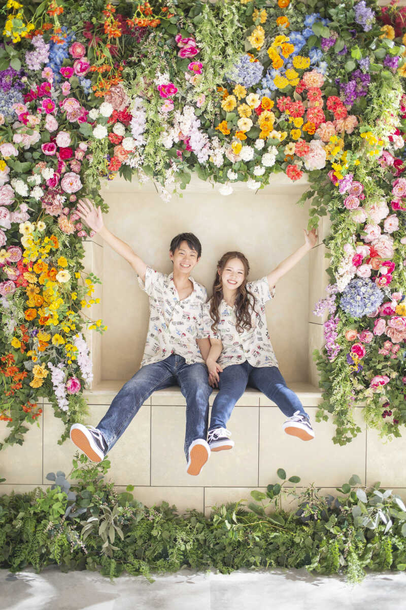【フラワーウォール】お揃いシャツで元気ショット!