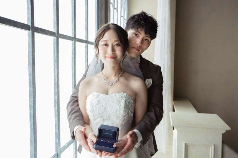 【チャペル】ご新郎様バックハグ×リングショット