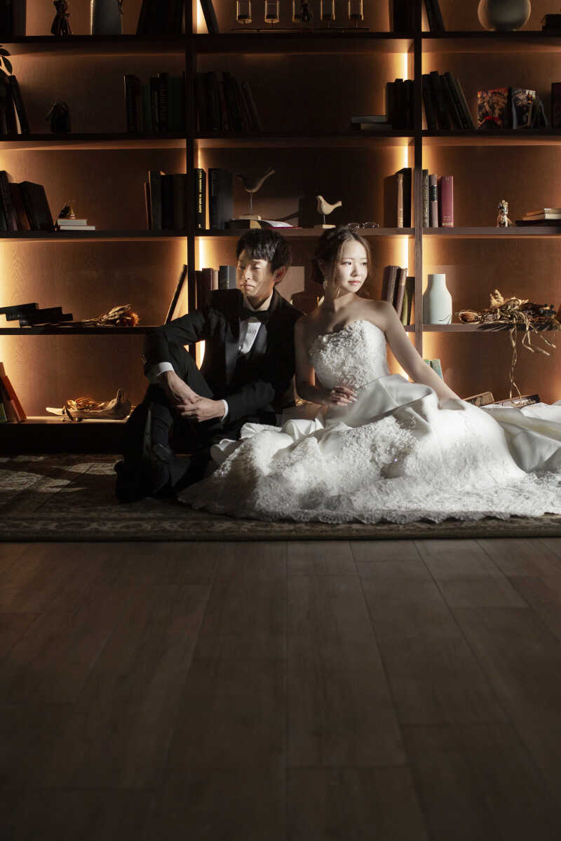 【ブックシェルフ】お座り×片寄せショット