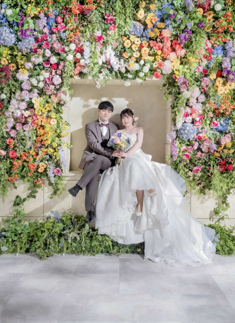 おふたりの愛をブーケに込めて…手を重ねる瞬間♡