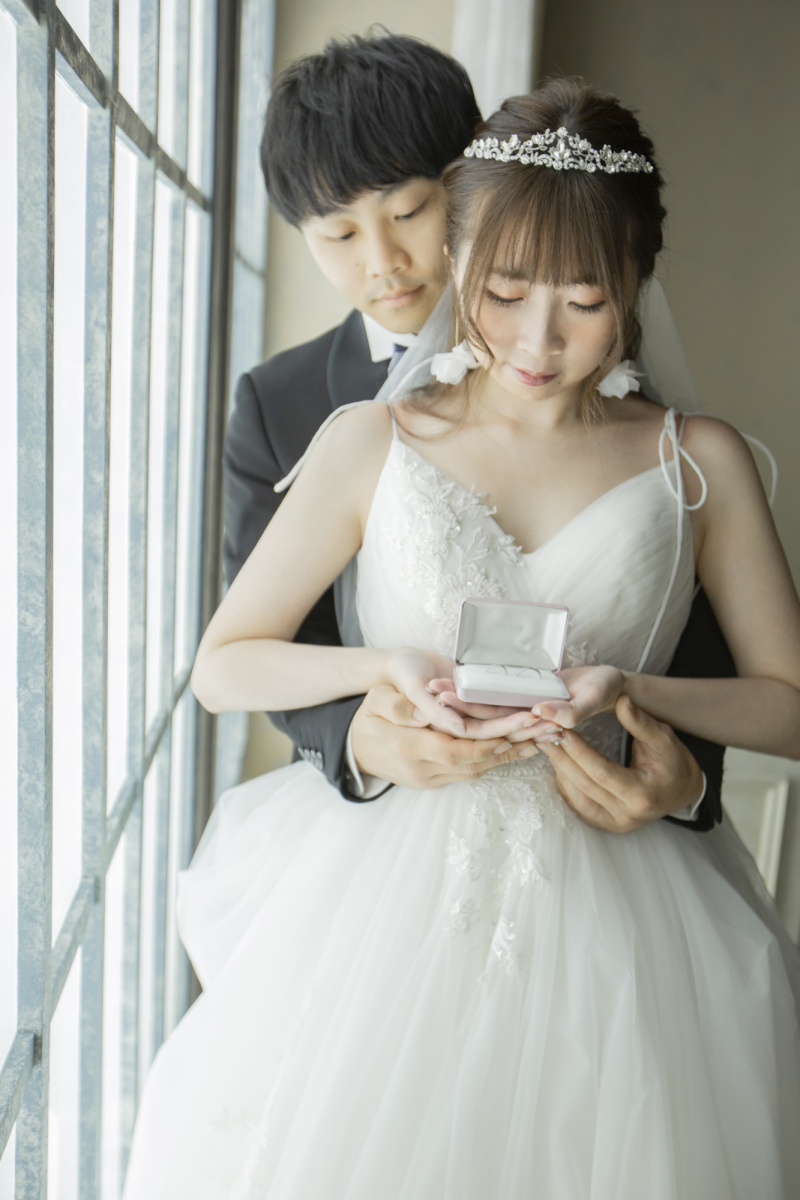 バックハグ×ウェディングリング