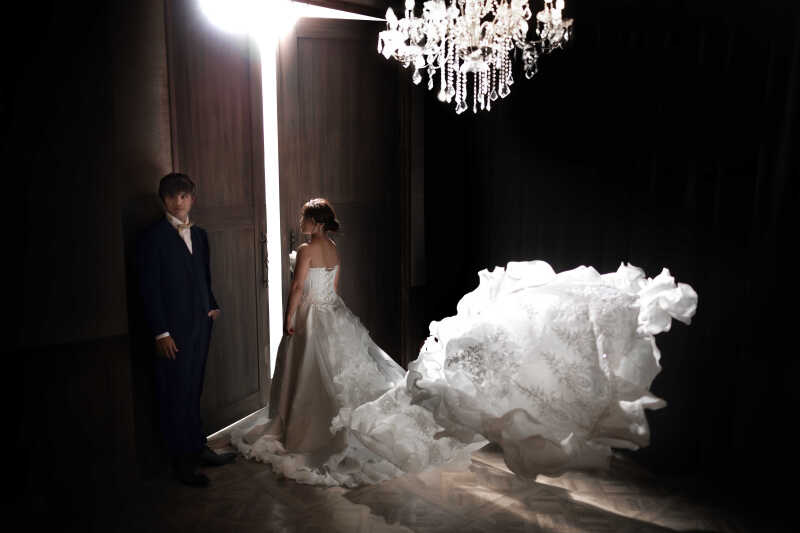 【シャンデリアドア】ドレストレーンショット